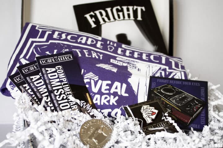 Fright Before Your Eyes Gift Box A gift box including tickets, sticker, pin, coin, shirt and comic.