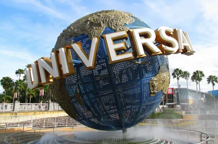 The universally-recognized Universal Studios' globe.